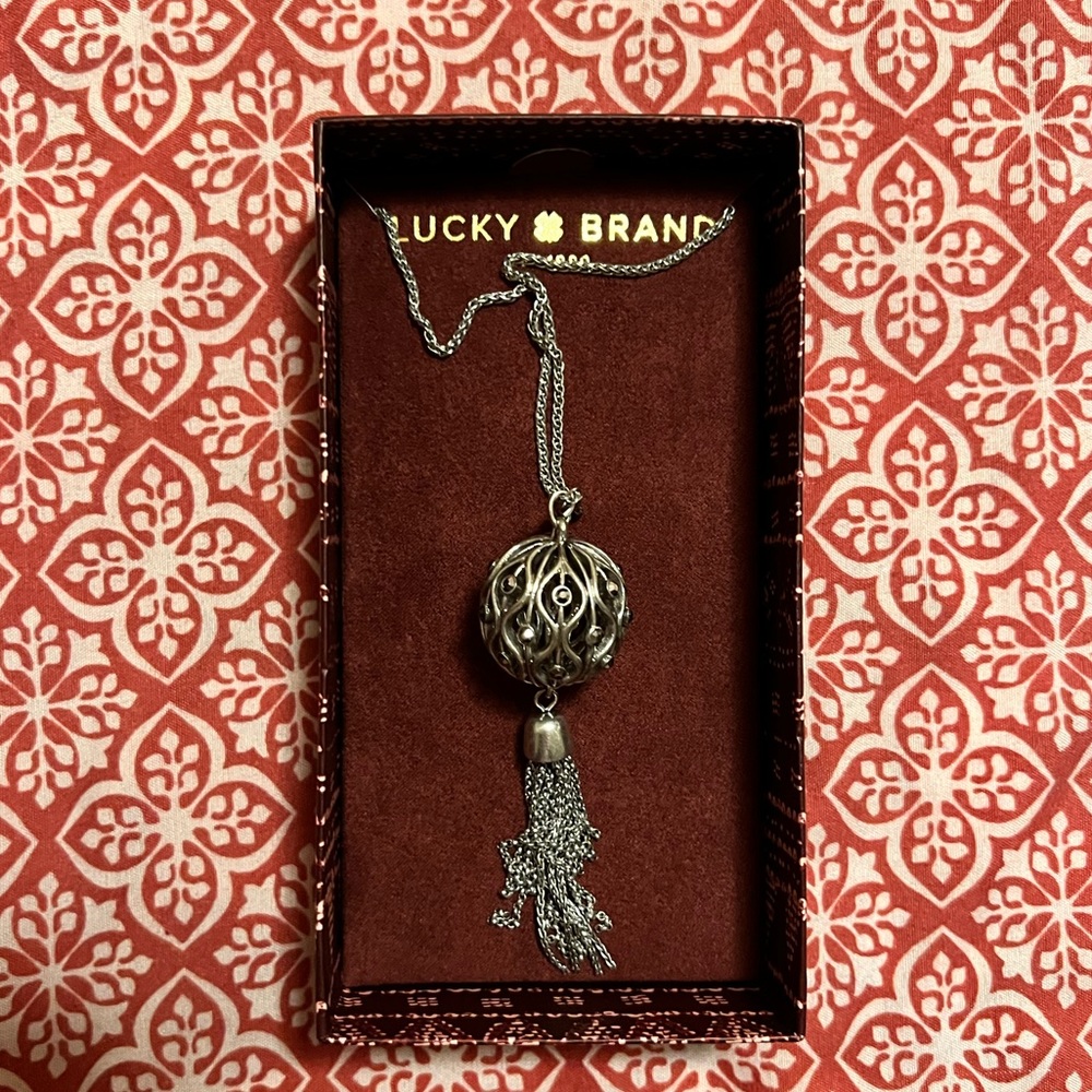 LUCKY BRAND silver dangling necklace